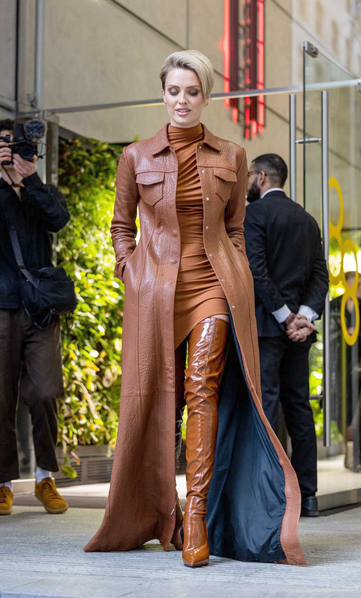 Wallis Day Attends the David Koma Fashion Show During 2023 London Fashion Week in London 02/18/2023