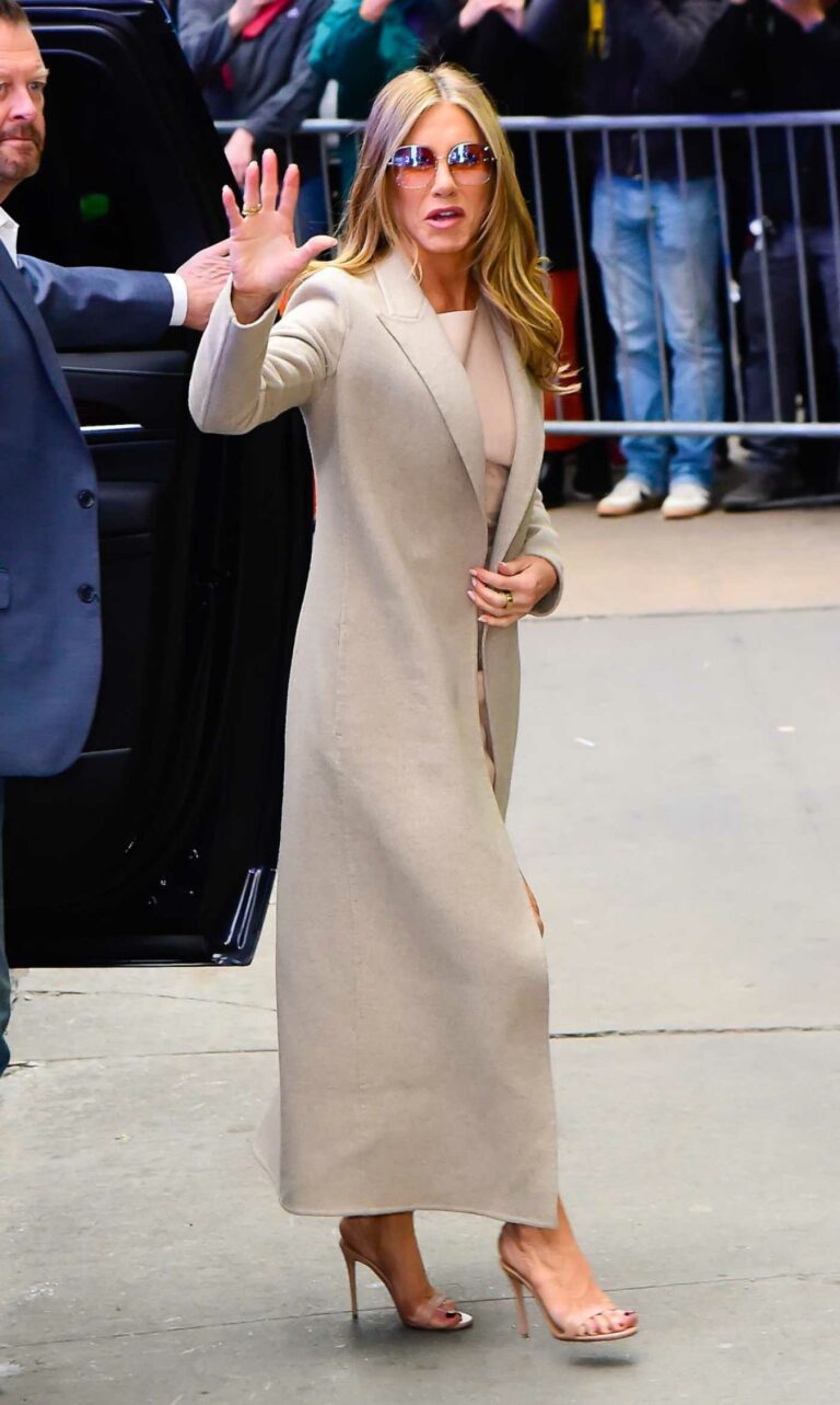Jennifer Aniston in a Beige Coat