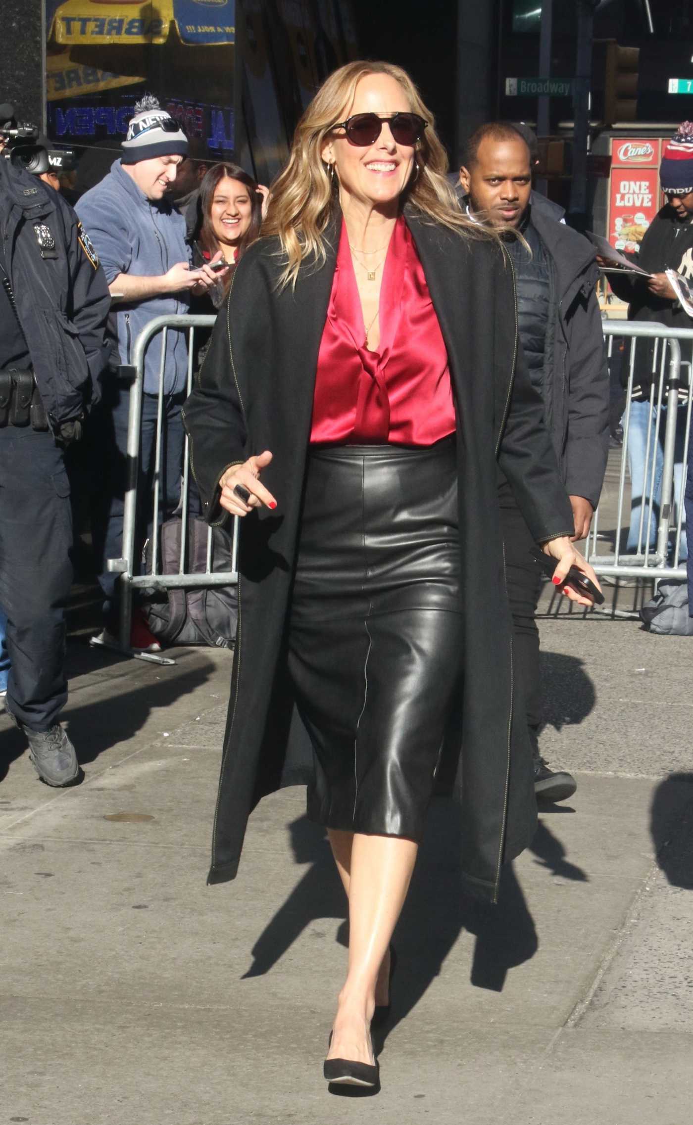 Kim Raver in a Black Coat Arrives at Good Morning America in New York 03/23/2023
