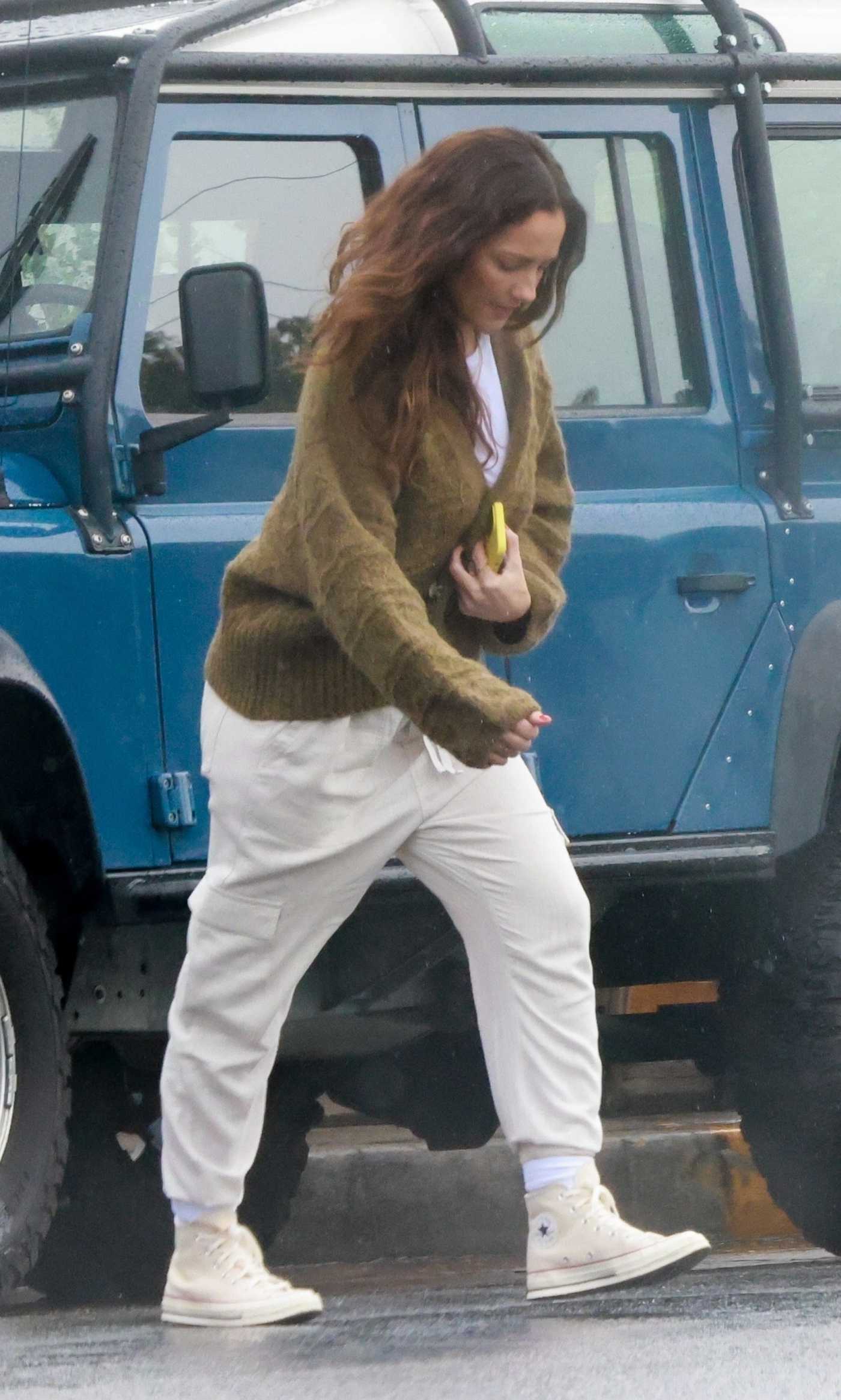 Minka Kelly in a White Pants Was Seen Out in Los Angeles 02/27/2023
