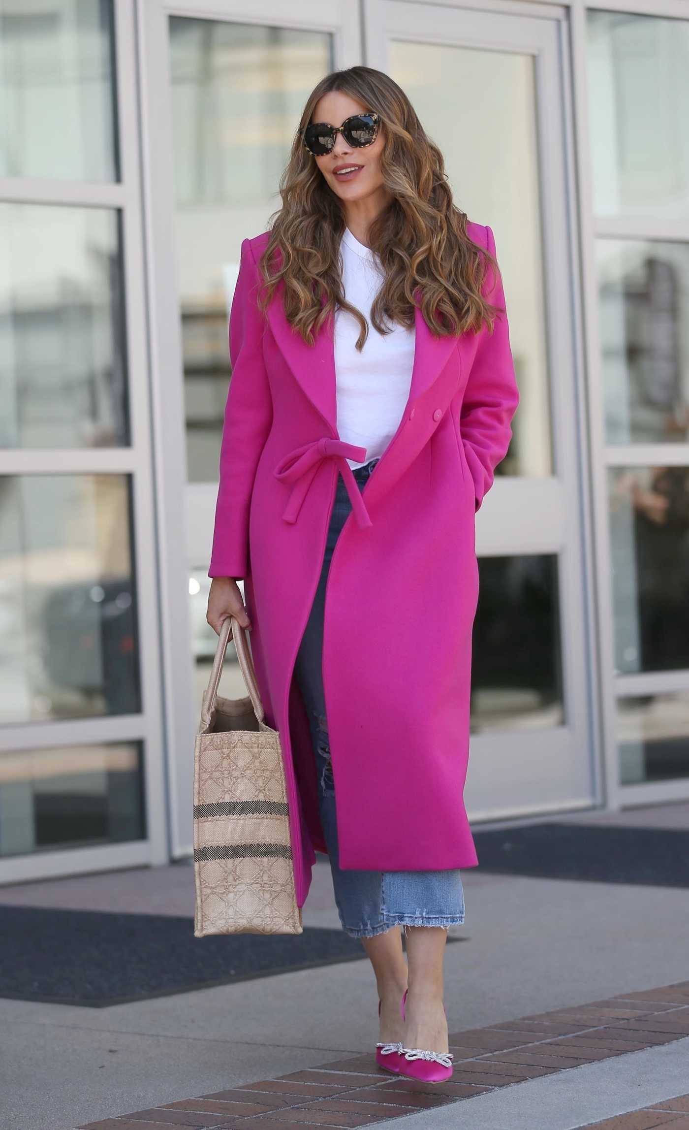 Sofia Vergara in a Lilac Coat Was Seen Out in Pasadena 04/01/2023