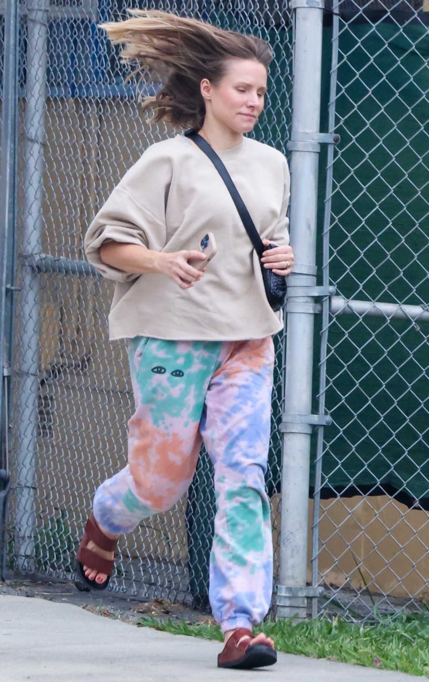 Kristen Bell in a Tie-Dye Sweatpants Was Spotted on the Go in Los Angeles 06/06/2023