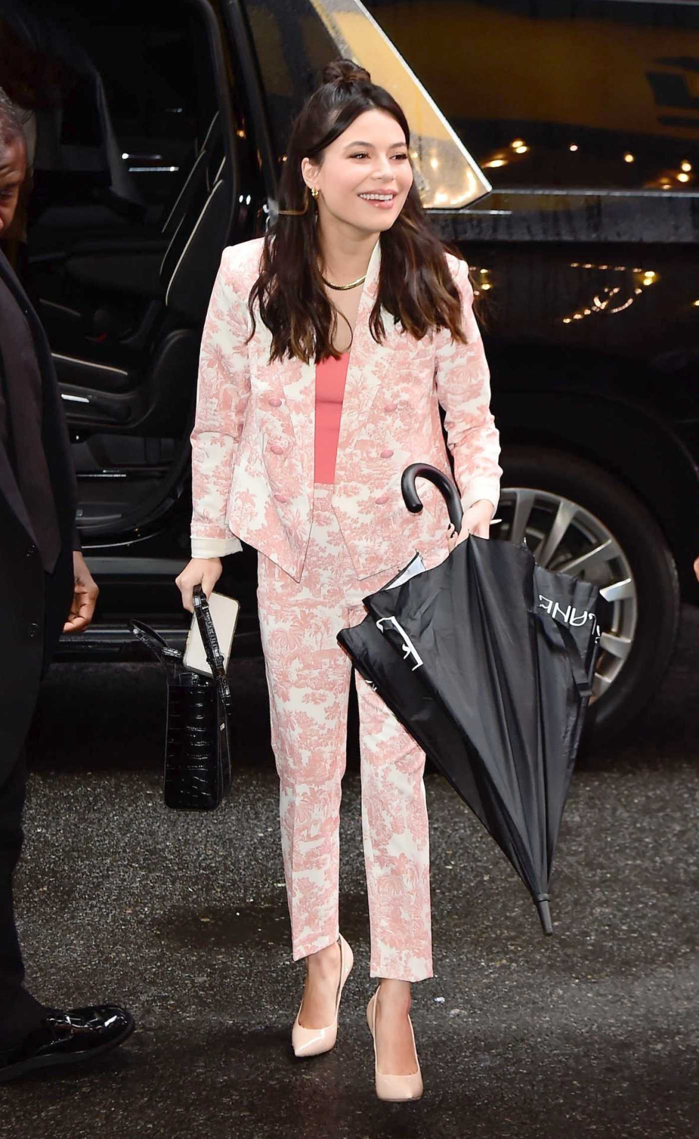 Miranda Cosgrove in a Patterned Pink Pantsuit Arrives at CBS Studios in New York 06/22/2023