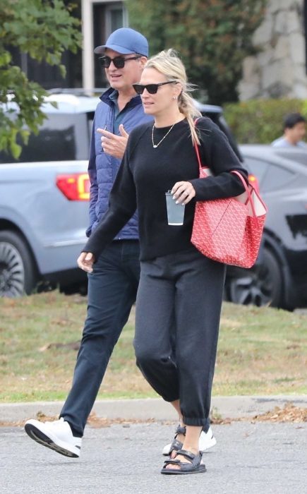 Molly Sims in a Black Sweatpants