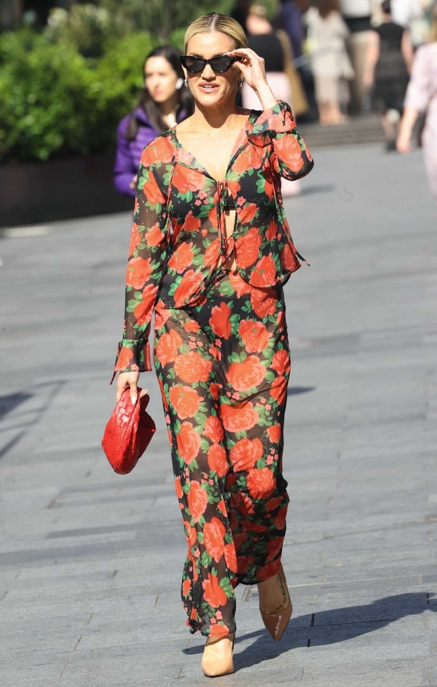 Ashley Roberts in a Floral Ensemble Leaves the Global Studios n London 07/26/2023