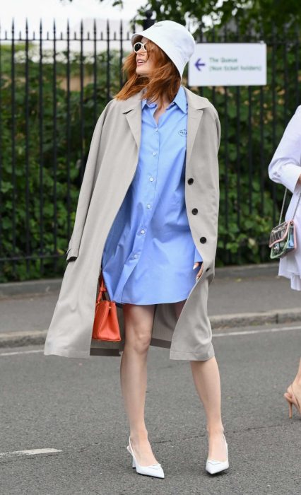 Ellie Bamber in a Beige Trench Coat