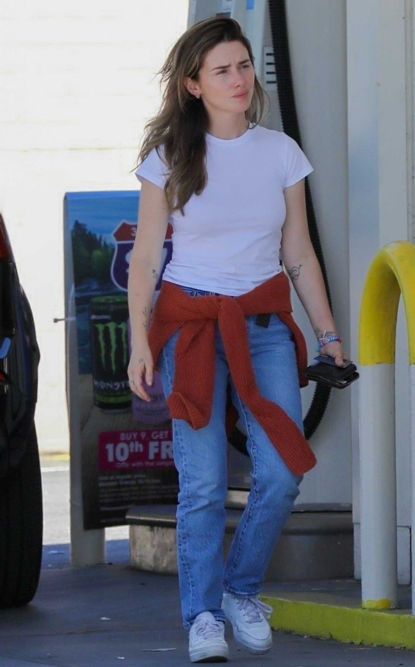 Addison Timlin in a White Tee Was Seen Out in Los Angeles 08/25/2023