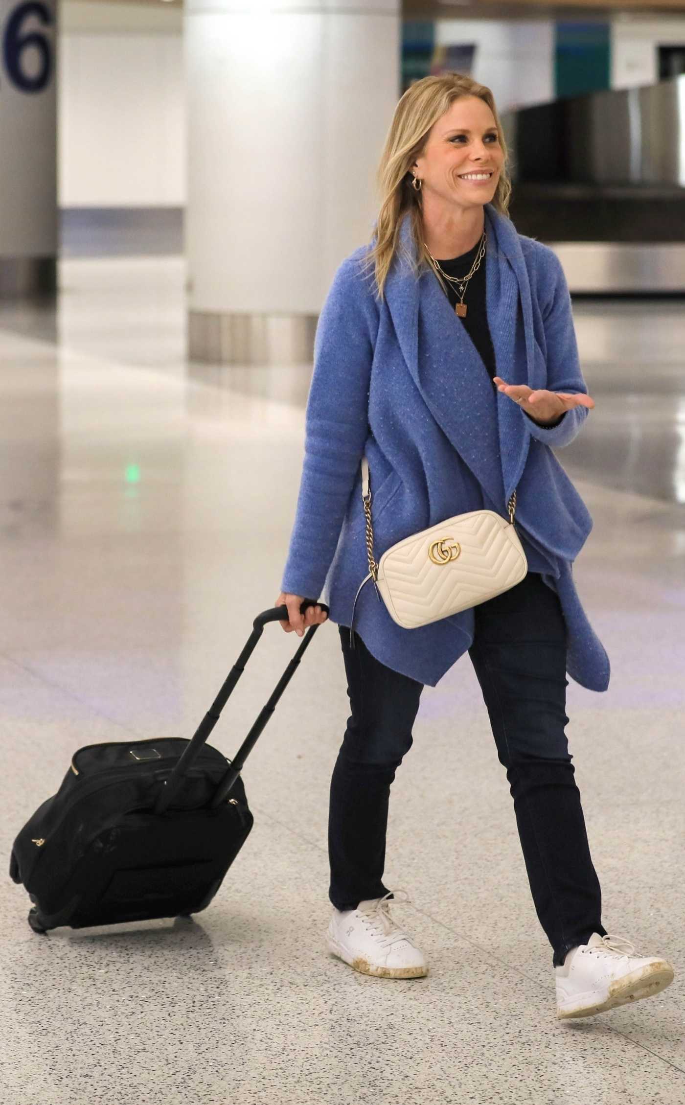 Cheryl Hines in a White Sneakers Arrives at LAX Airport in Los Angeles 08/24/2023