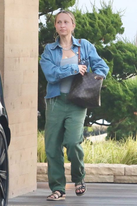 Jennifer Meyer in an Olive Pants