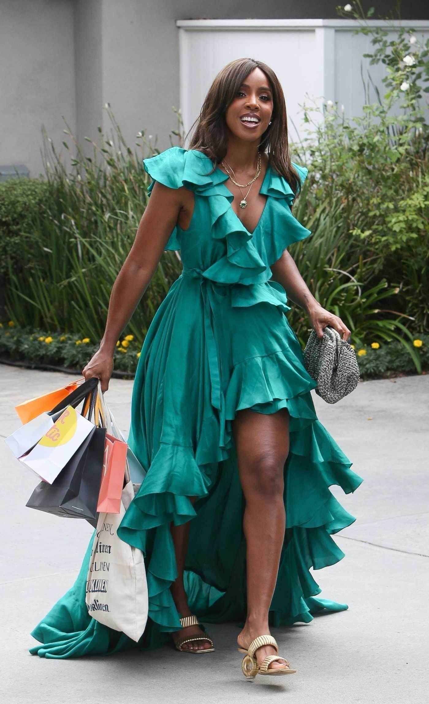Kelly Rowland in a Turquoise Dress Was Seen Out in Brentwood 08/13/2023