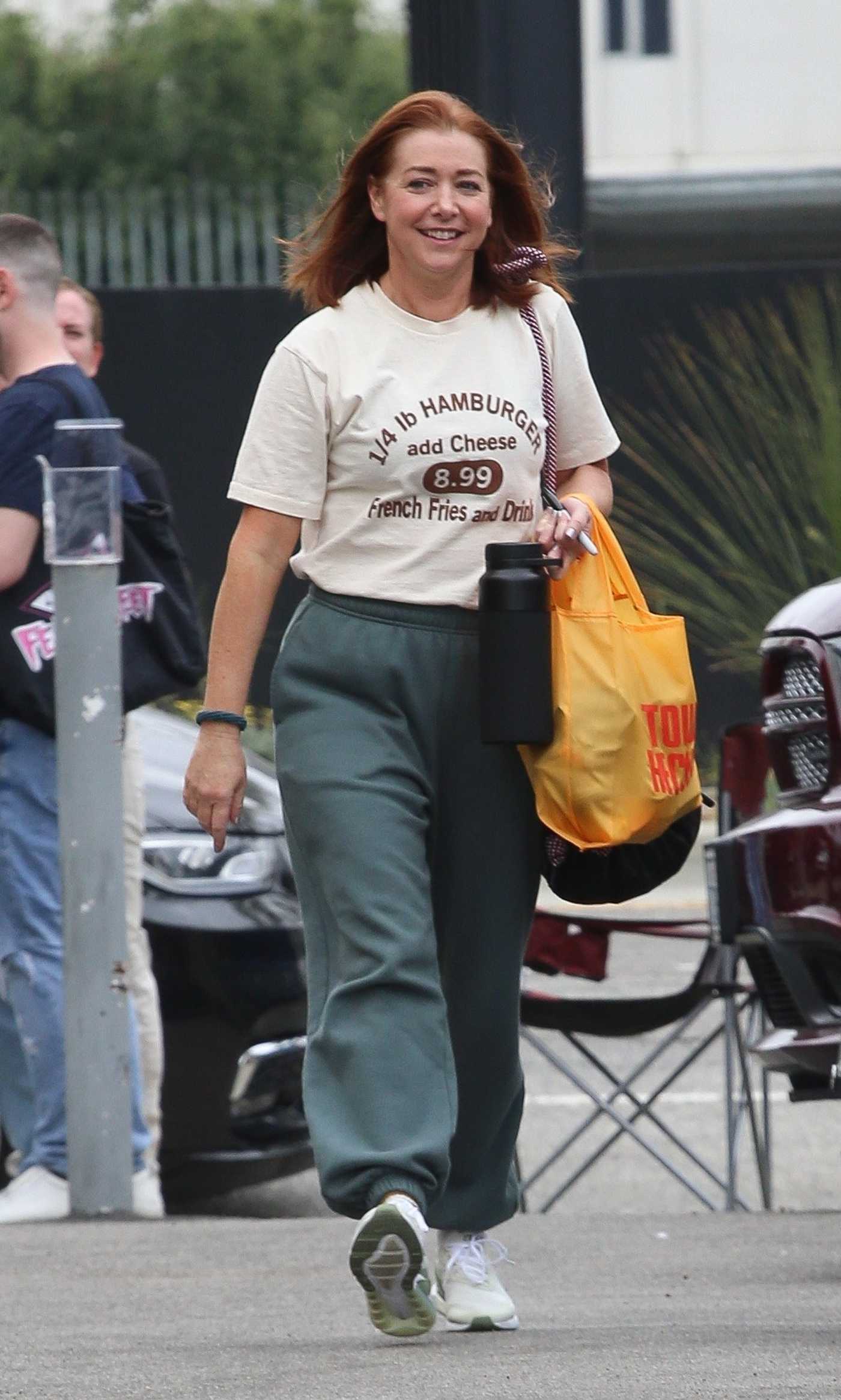 Alyson Hannigan in a Beige Tee Leaves the Dance Studio in Hollywood 09/16/2023
