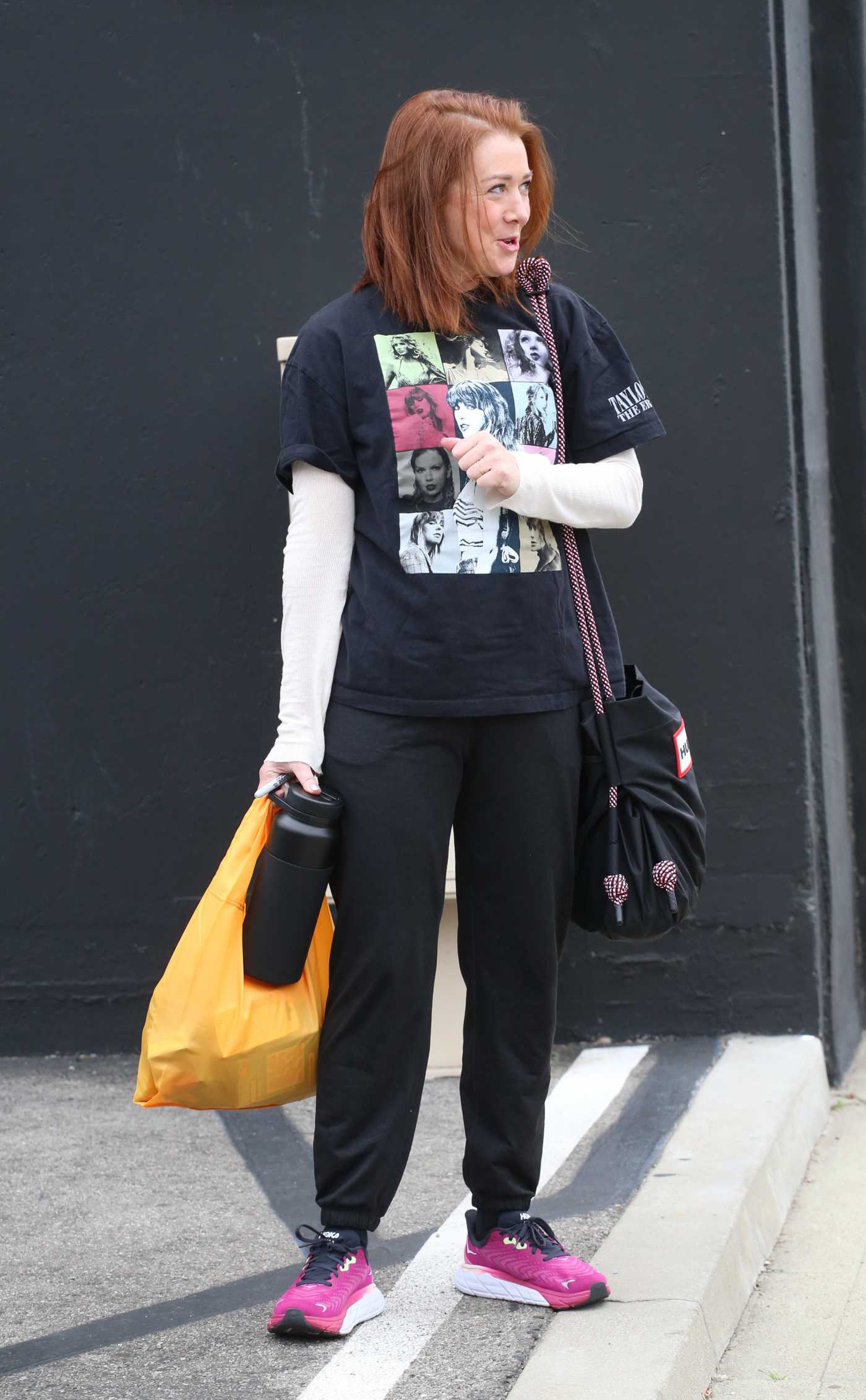 Alyson Hannigan in a Black Tee Leaves the DWTS Studios in Los Angeles 09/17/2023