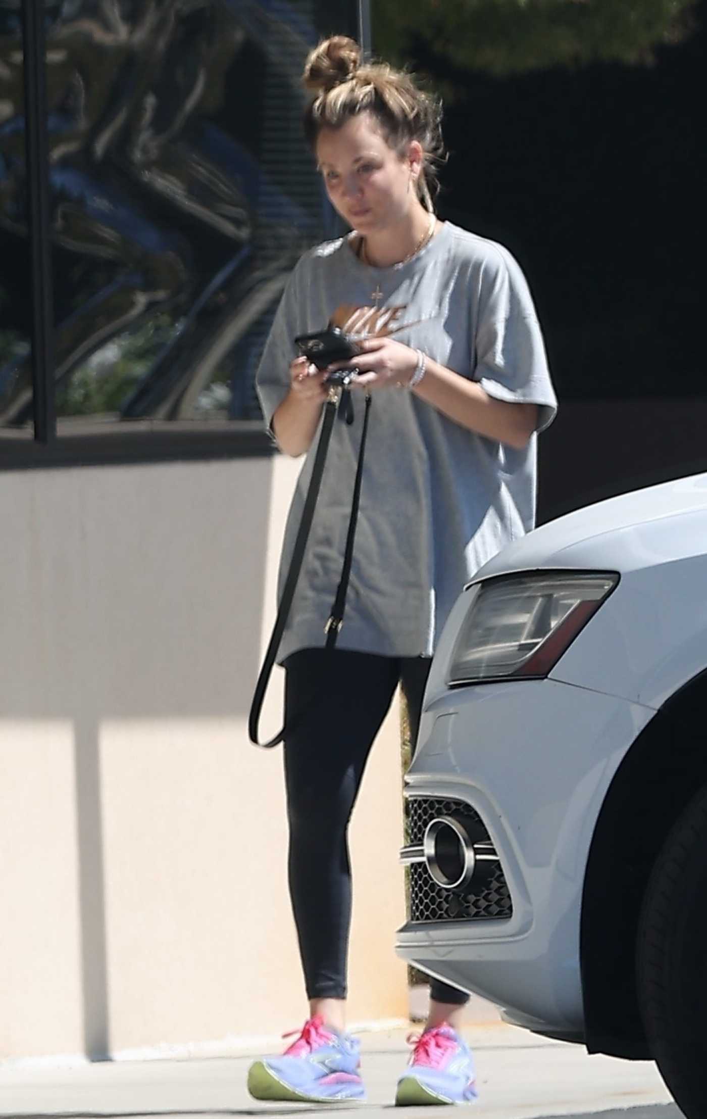 Kaley Cuoco in a Grey Tee Leaves Her Gym Session in Agoura Hills 09/25/2023