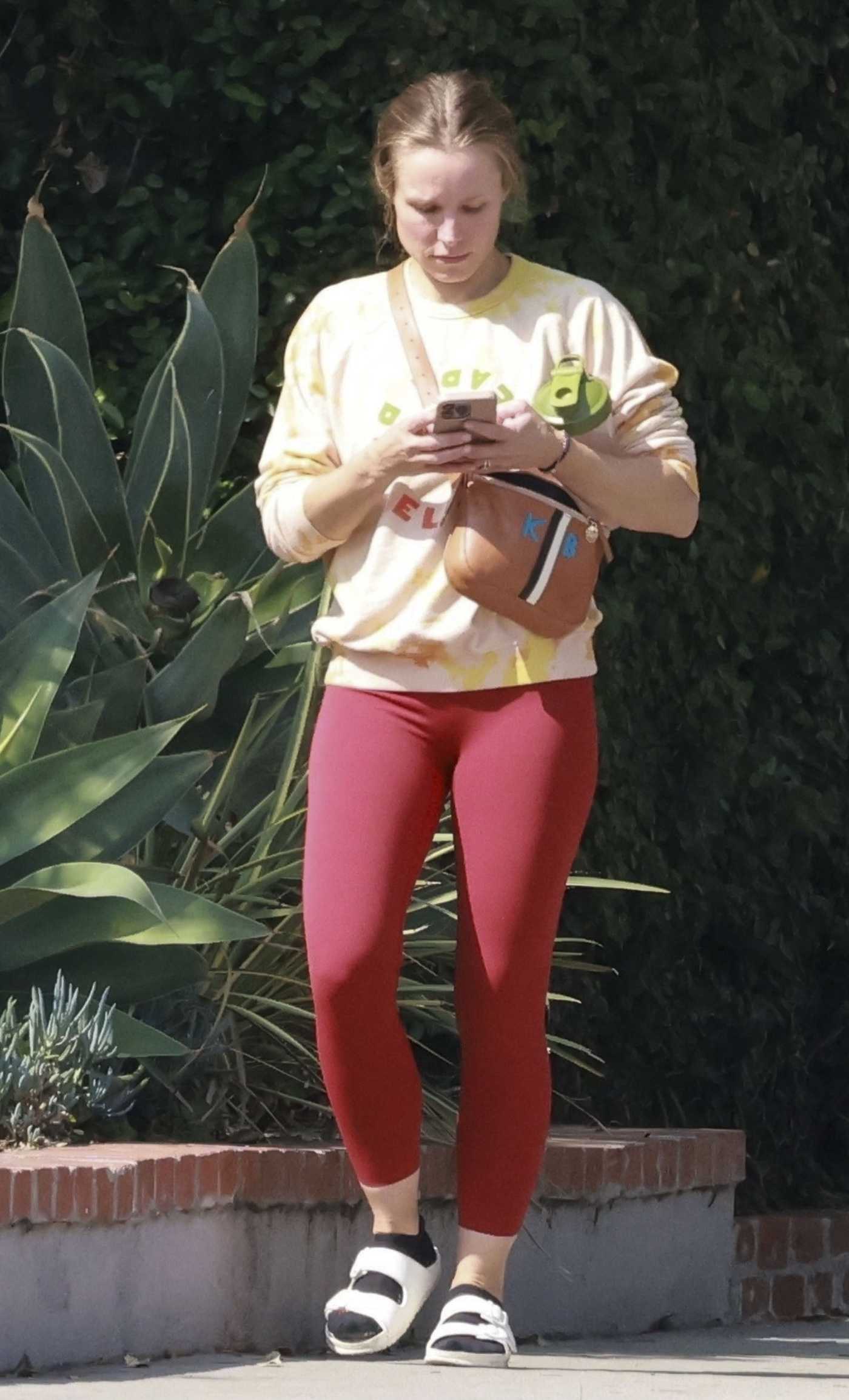 Kristen Bell in a White Flip-Flops Visits Metamorphosis Studios in Los Feliz 09/25/2023