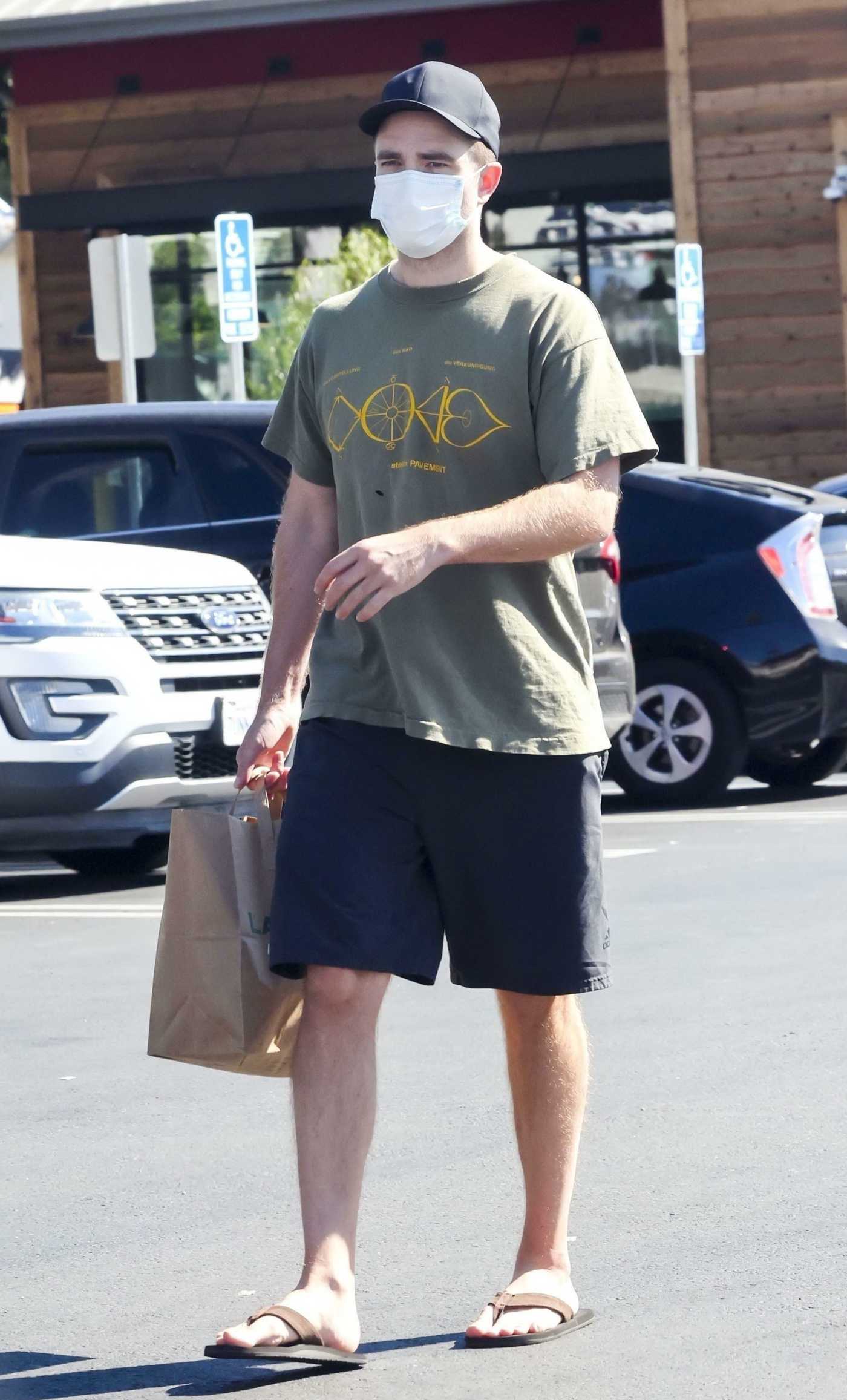 Robert Pattinson in a Black Cap Was Seen Out in Los Angeles 10/08/2023