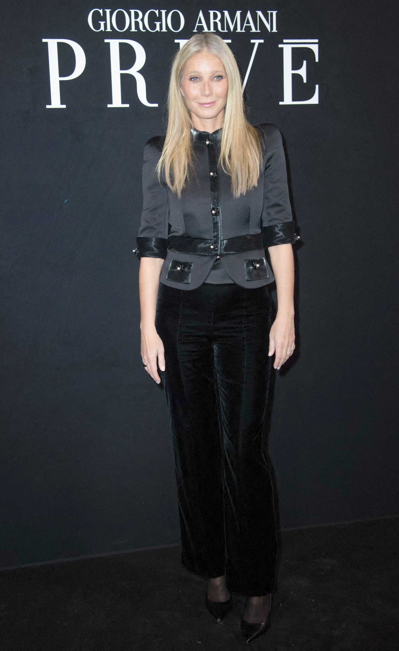 Gwyneth Paltrow Attends the Giorgio Armani Fashion Show During 2024 Paris Fashion Week in Paris 01/23/2024