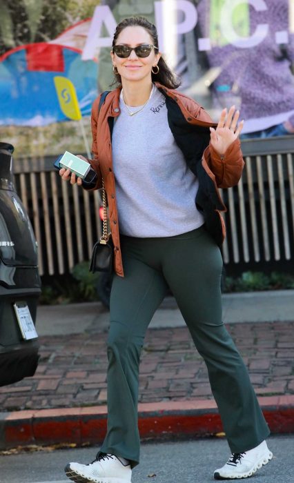 Katharine Mcphee in an Olive Pants
