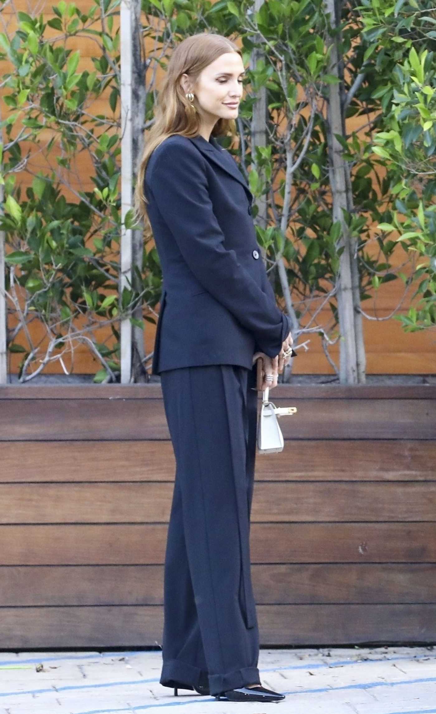 Ashlee Simpson in a Black Pantsuit Was Seen Out with Evan Ross in Los Angeles 06/01/2024