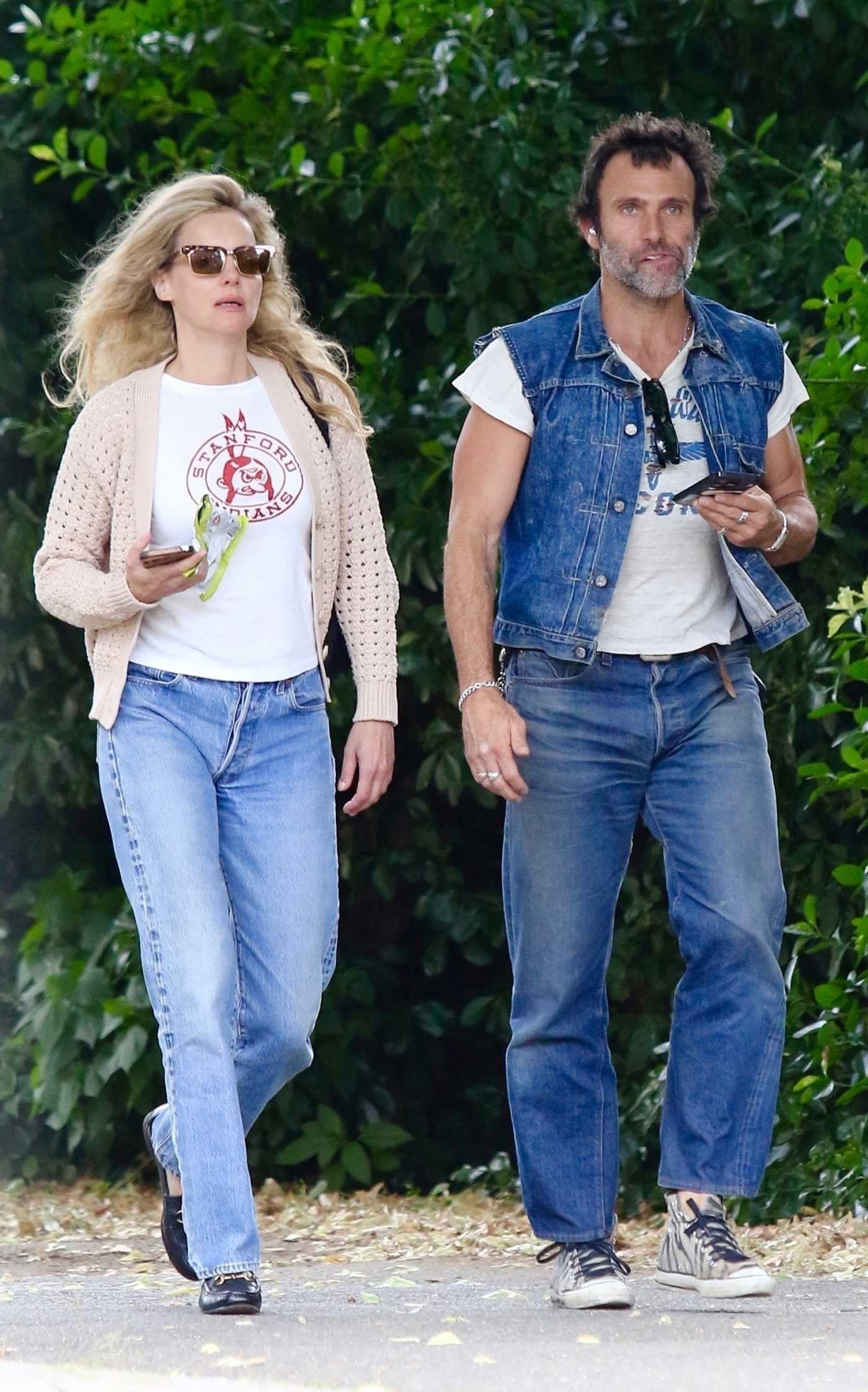 Bijou Phillips in a White Tee Was Seen During a Walk Around Manhattan’s Central Park with Jamie Mazur in New York 06/12/2024