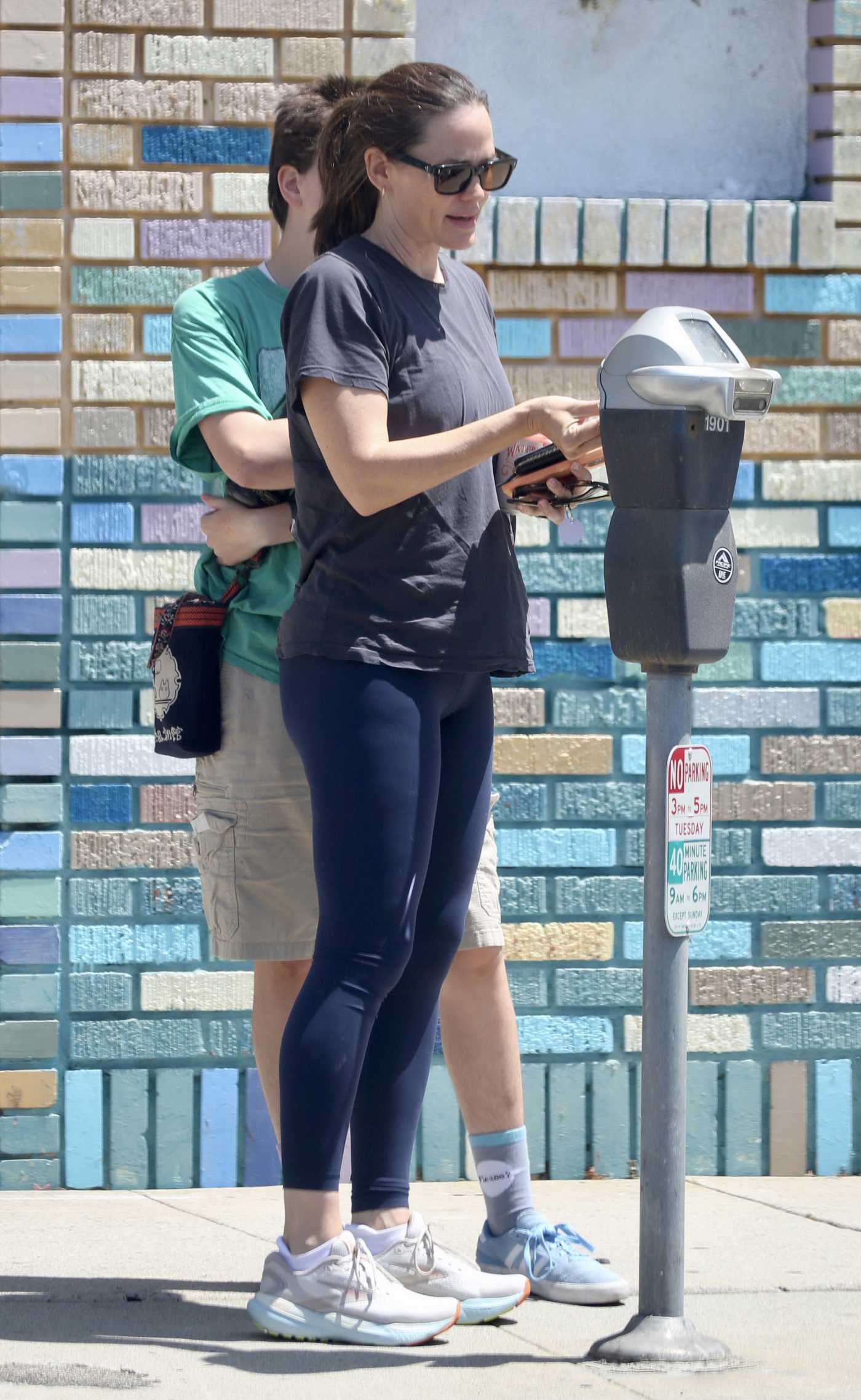 Jennifer Garner in a Black Tee Was Seen Out in Los Angeles 08/13/2024