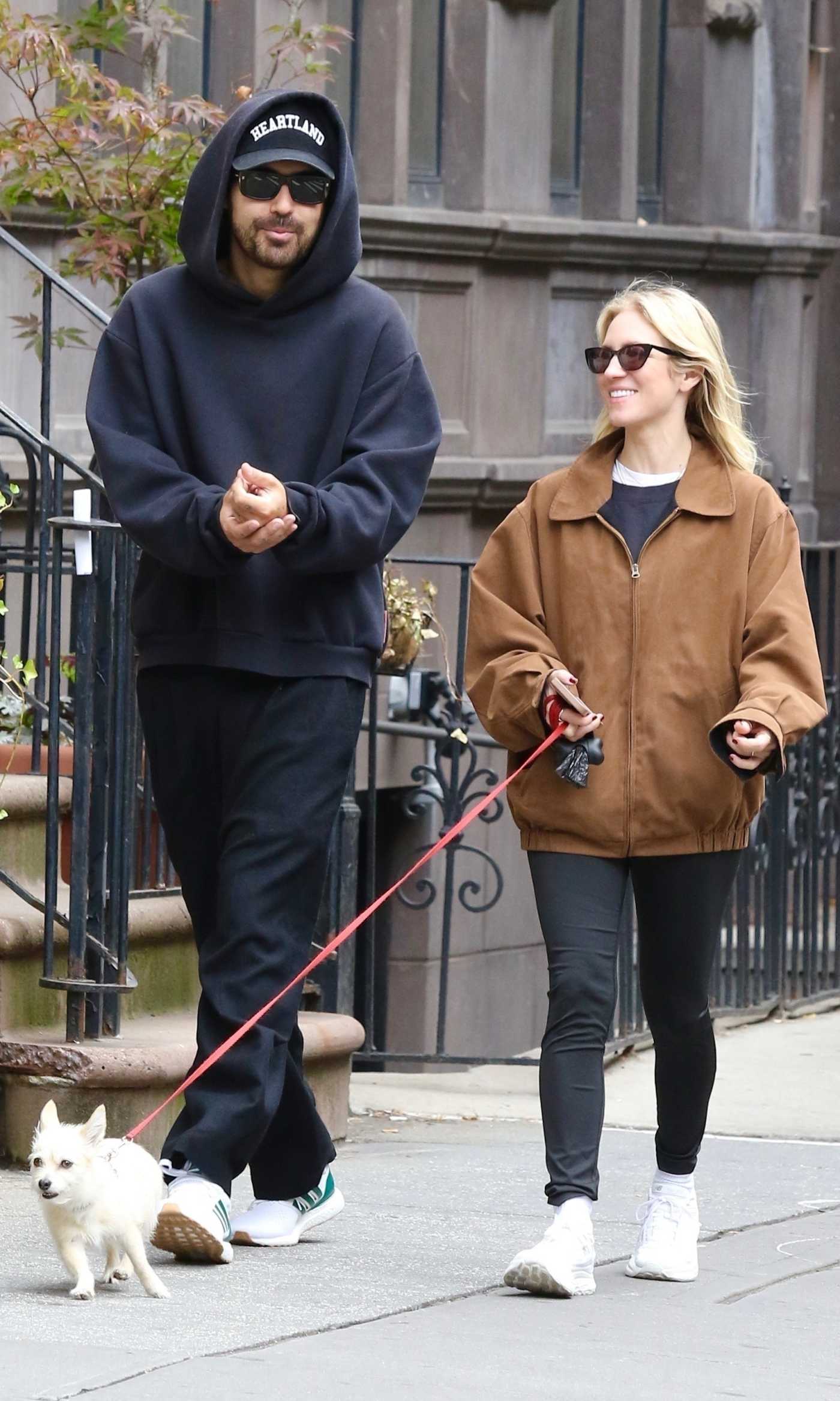 Brittany Snow in a White Sneakers Was Spotted Out with a Mystery Man in New York 09/23/2024