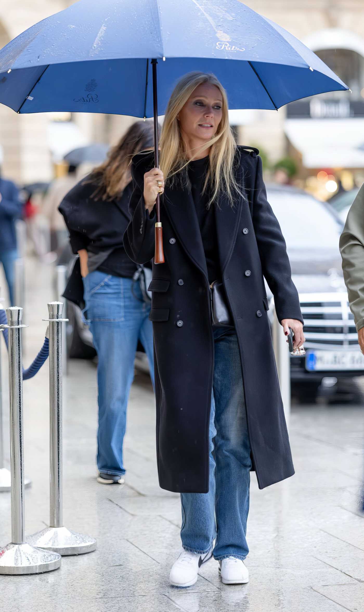 Gwyneth Paltrow in a Black Coat Was Seen Out in Paris 09/25/2024