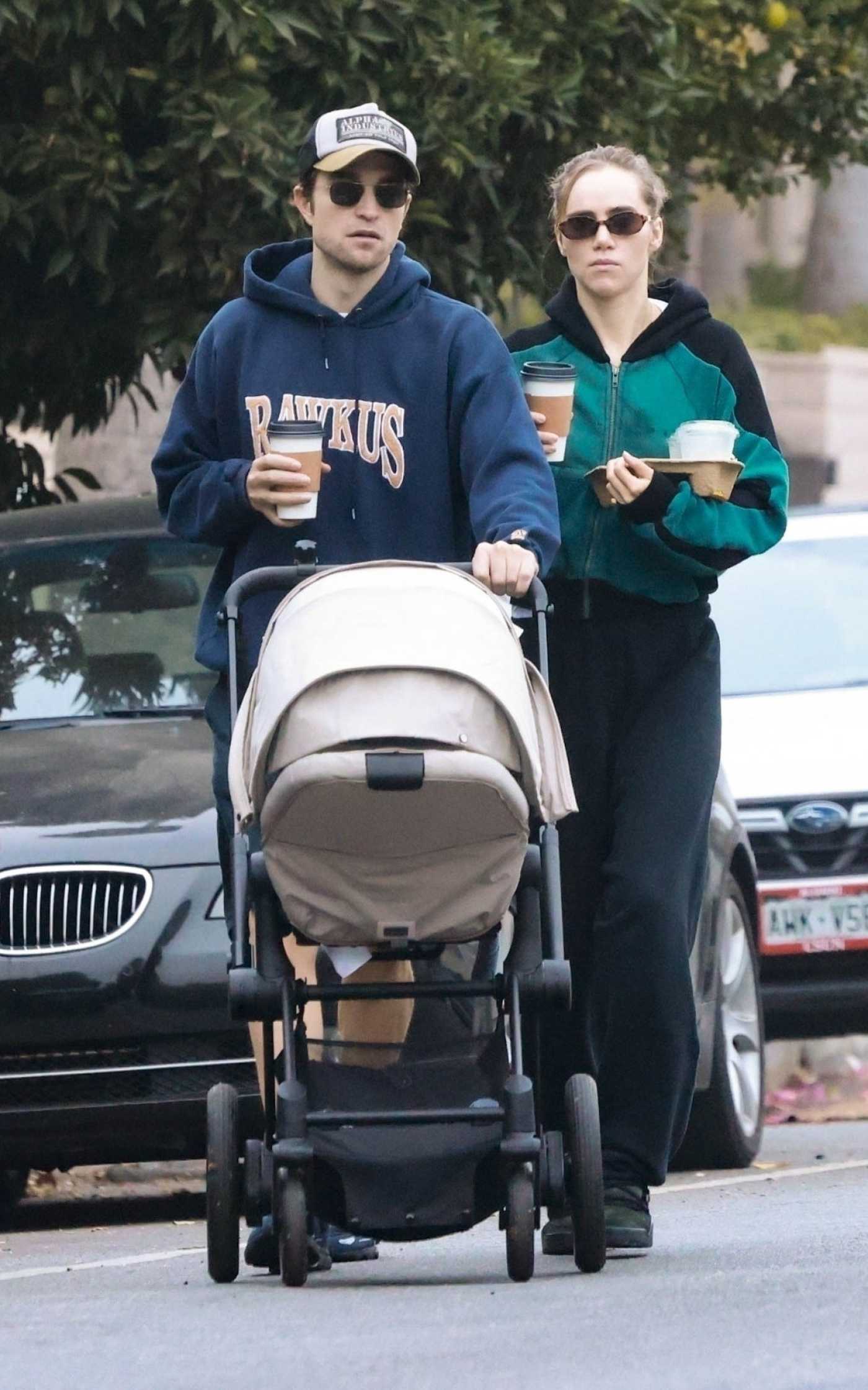 Suki Waterhouse in a Black Sweatpants Stepping Out with Robert Pattinson for a Family Breakfast in Los Feliz 10/06/2024