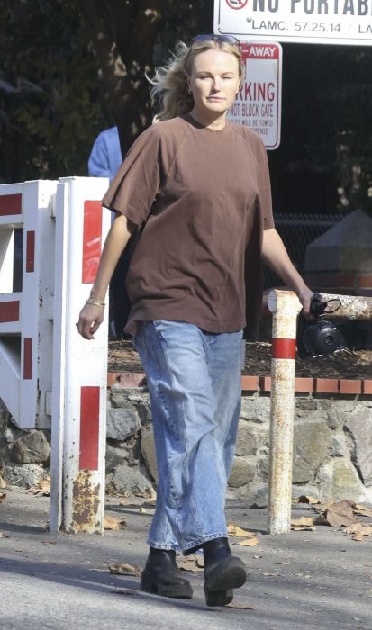 Malin Akerman in a Brown Tee