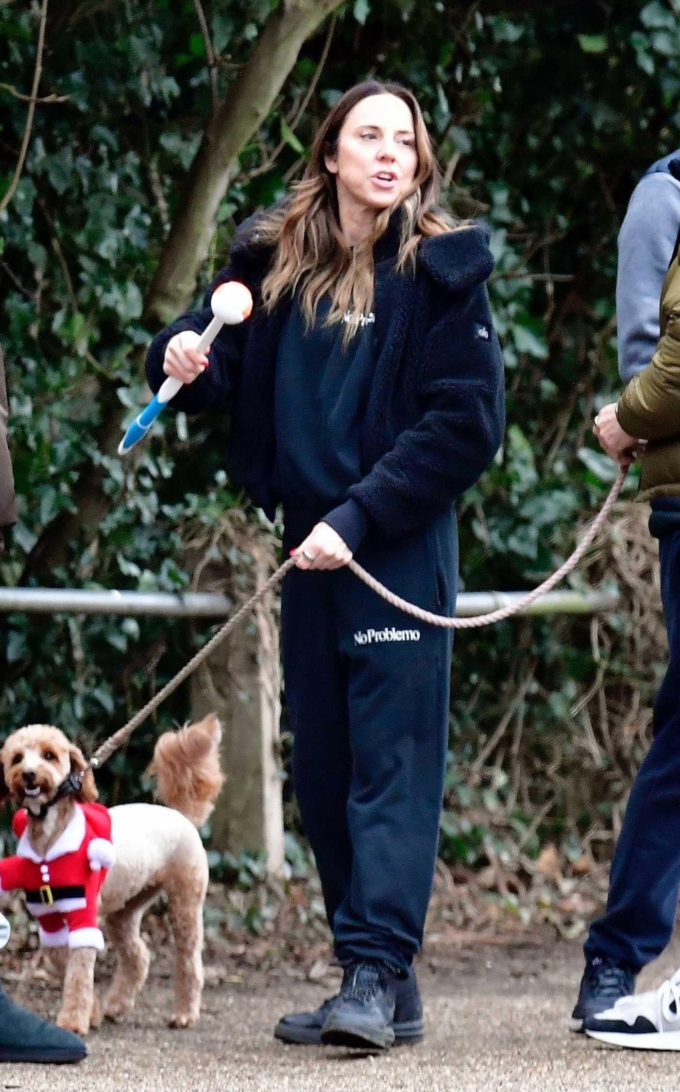 Melanie Chisholm Was Seen Out with Friends During a Christmas Day Stroll in North London 12/26/2024