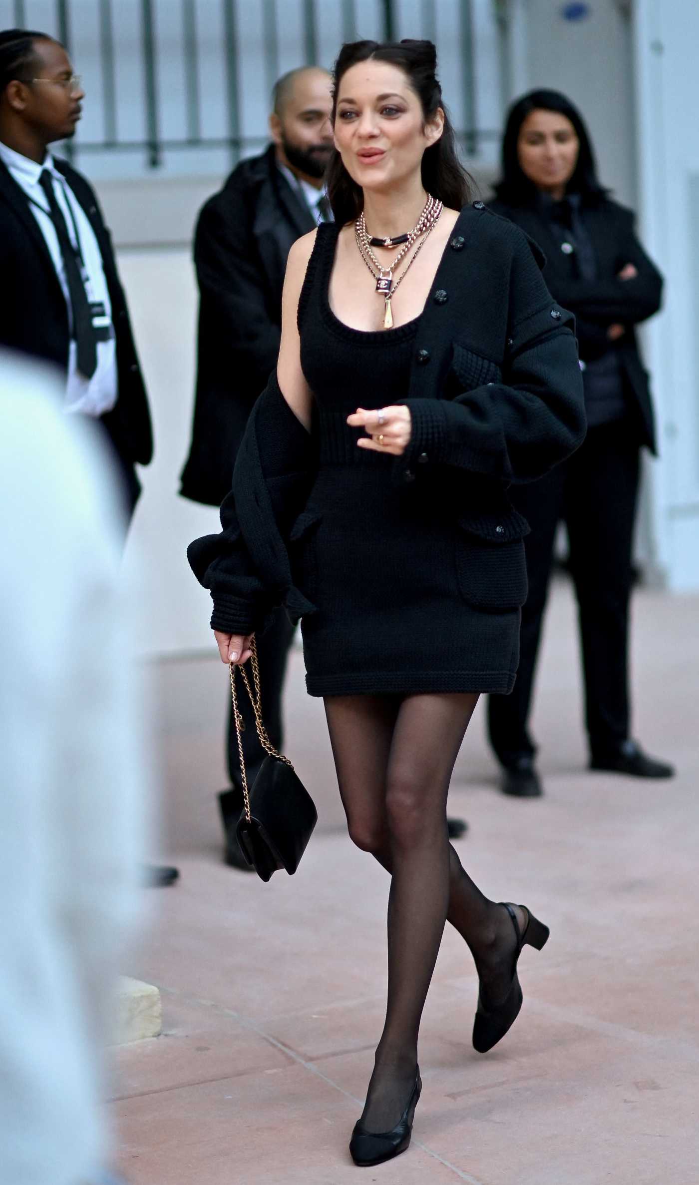 Marion Cotillard Attends the Chanel Fashion Show During 2025 Paris Fashion Week in Paris 01/28/2025