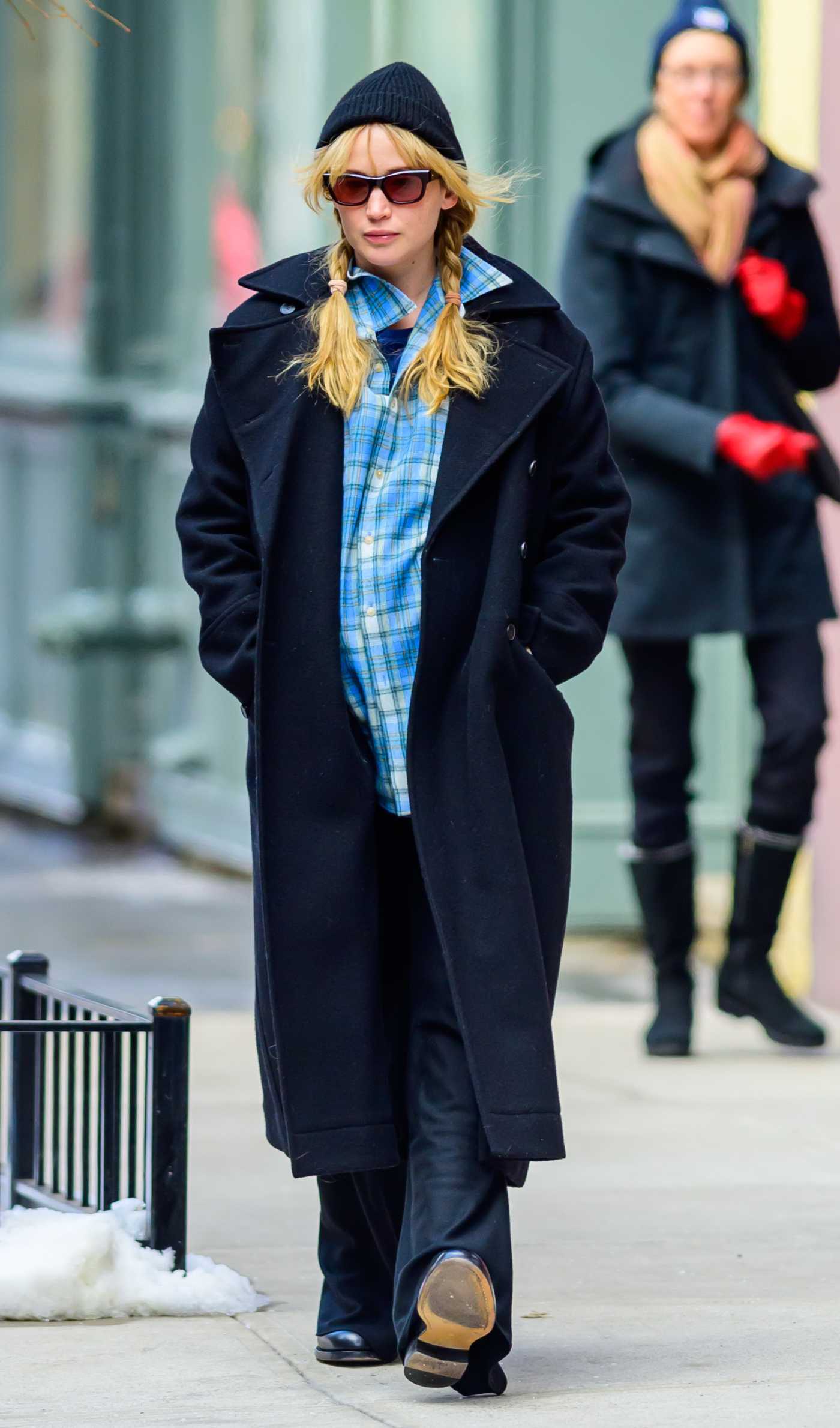 Jennifer Lawrence in a Black Coat Was Seen Out in New York City 02/10/2025