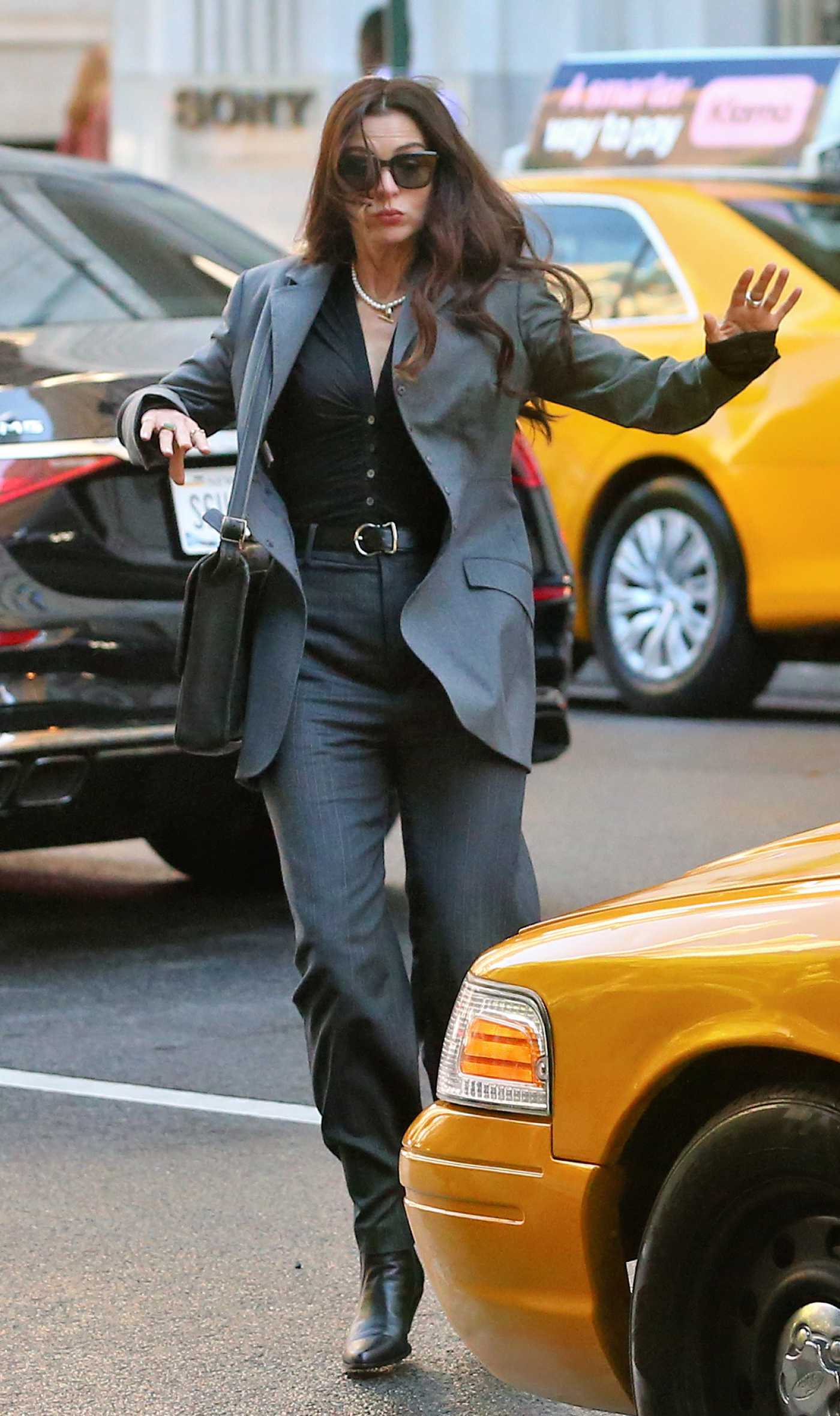 Anne Hathaway on the Set of The Devil Wears Prada 2 in New York City 08/27/2025