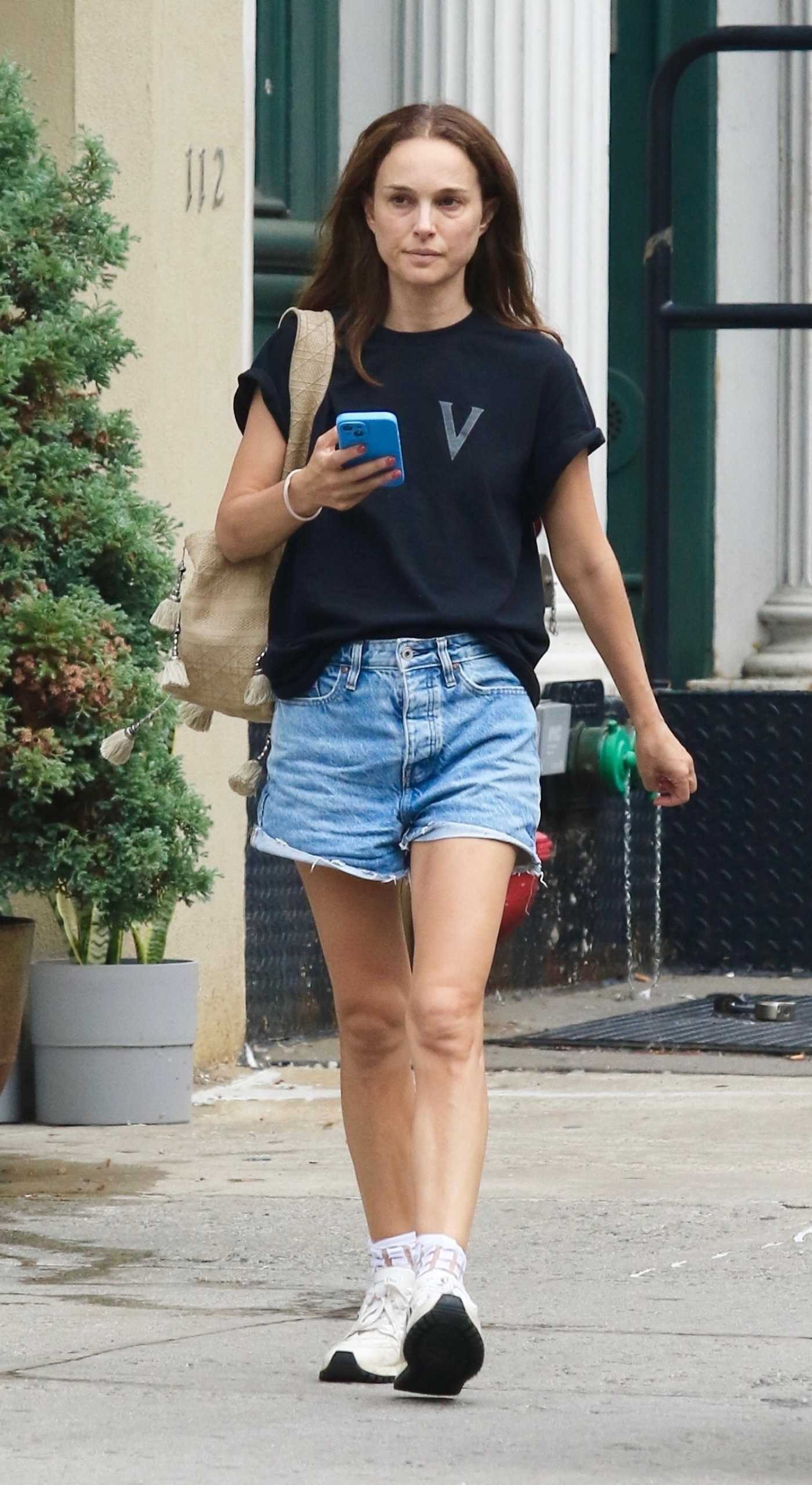 Natalie Portman in a Black Tee Was Spotted Out in New York City 08/14/2025