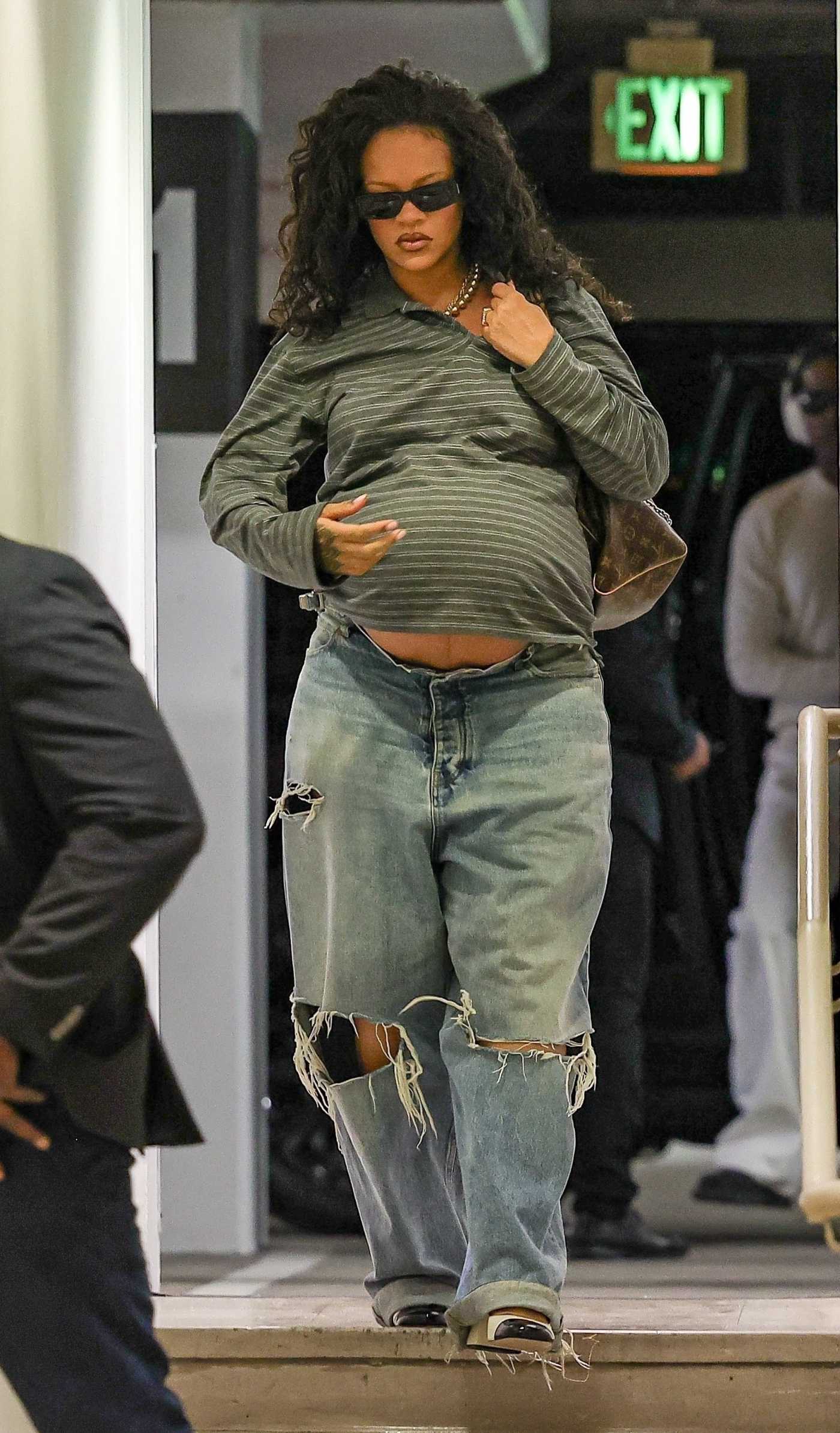 Rihanna in a Blue Ripped Jeans Was Seen Out in Los Angeles 09/02/2025