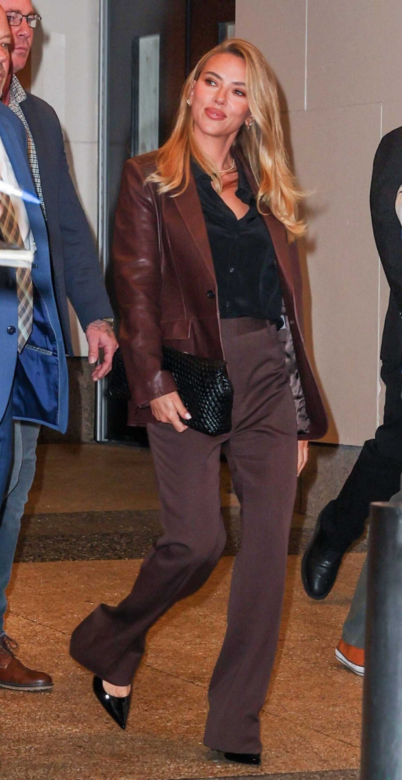 Scarlett Johansson in a Brown Leather Blazer Was Seen Out in New York City 09/23/2025