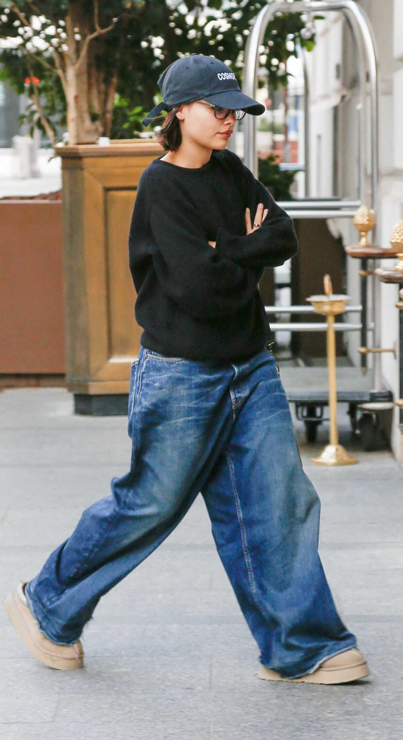 Ariana Greenblatt in a Black Cap Arrives at Her Hotel in Paris 09/27/2025