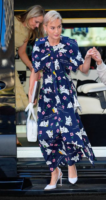 Brie Larson in a Blue Patterned Dress