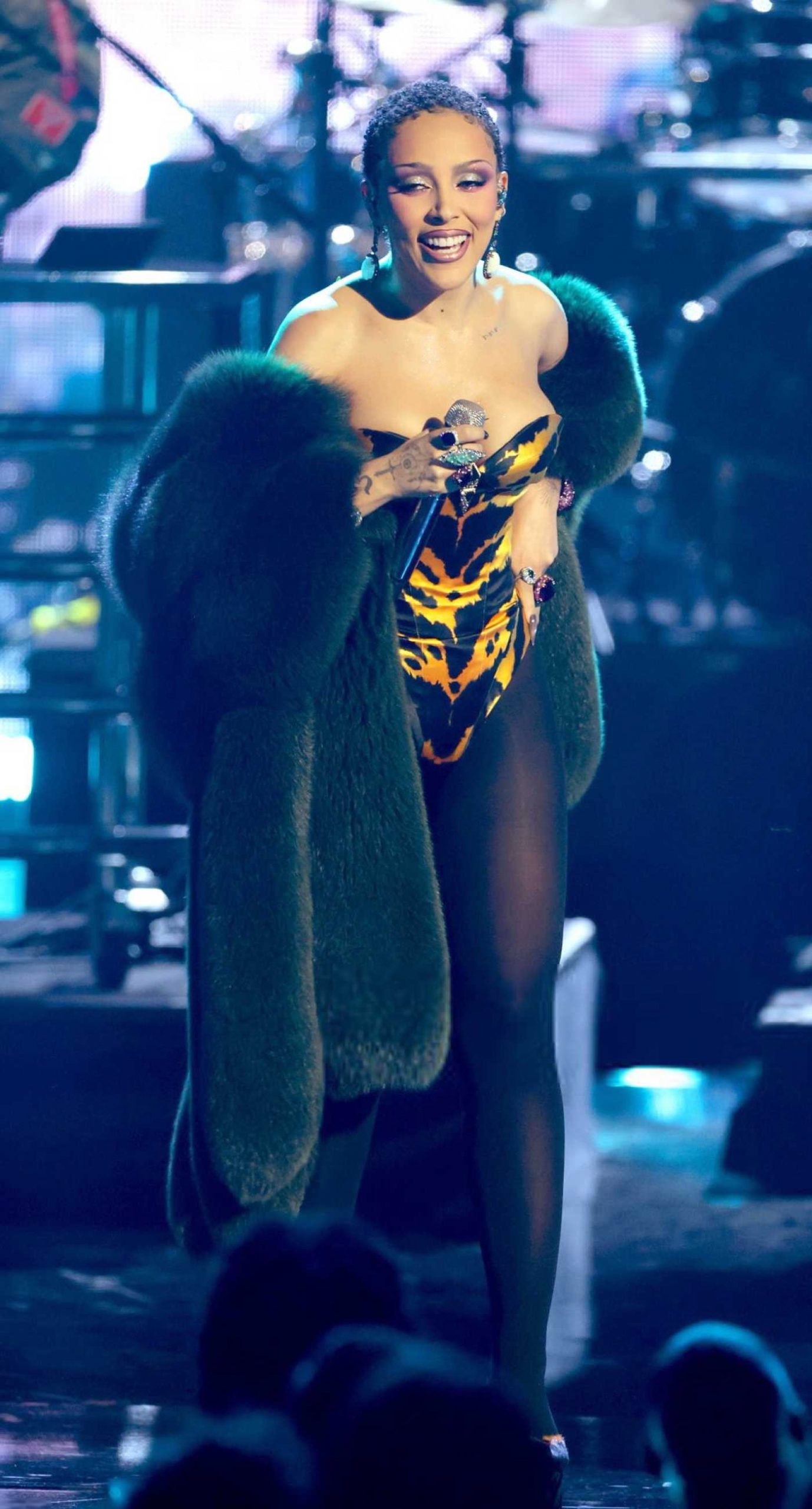 Doja Cat Attends 2025 Rock and Roll Hall of Fame Induction Ceremony at Peacock Theater in Los Angeles 11/08/2025