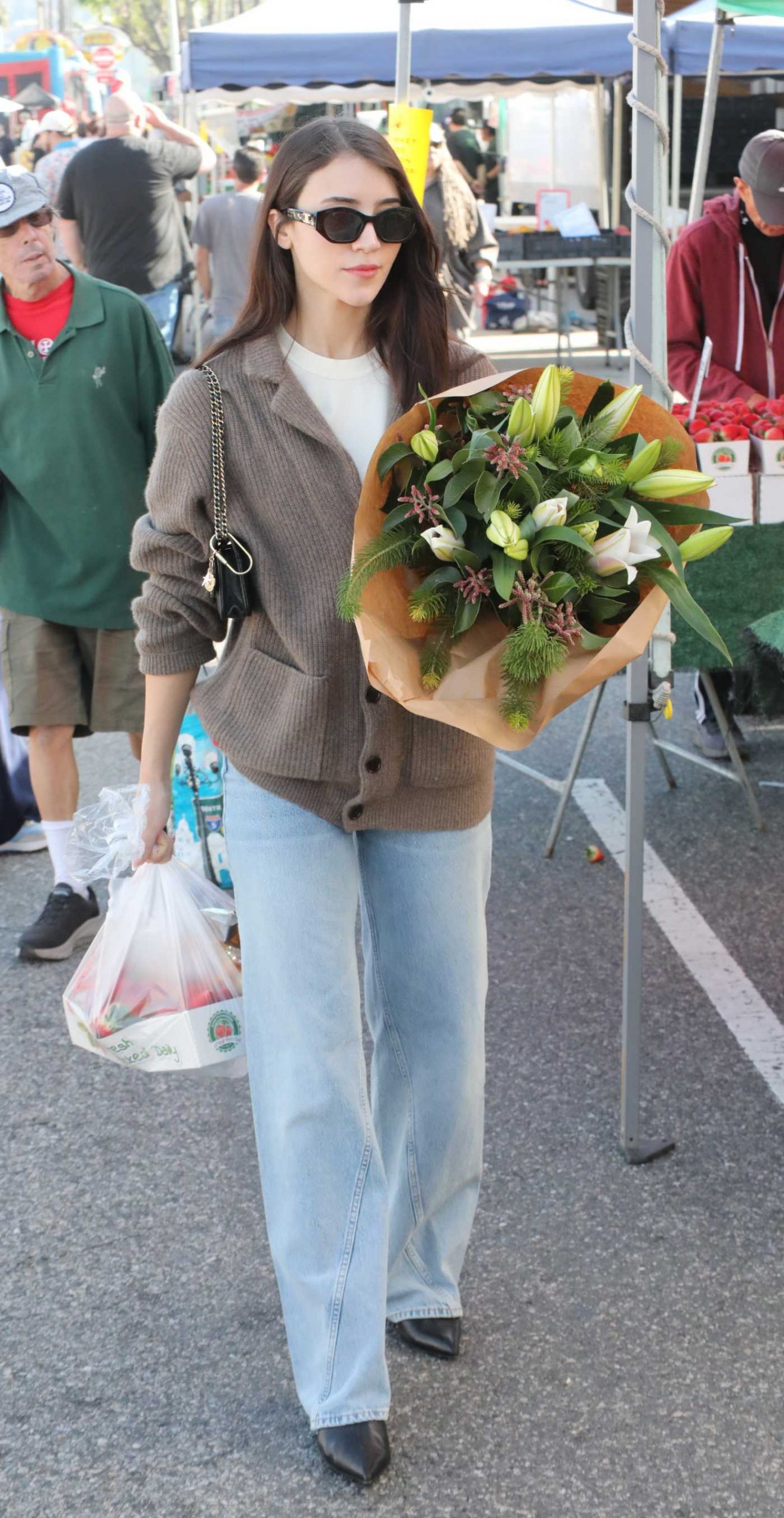 Caylee Cowan in a Tan Cardigan Was Seen Out at the Farmers Market in Los Angeles 12/21/2025