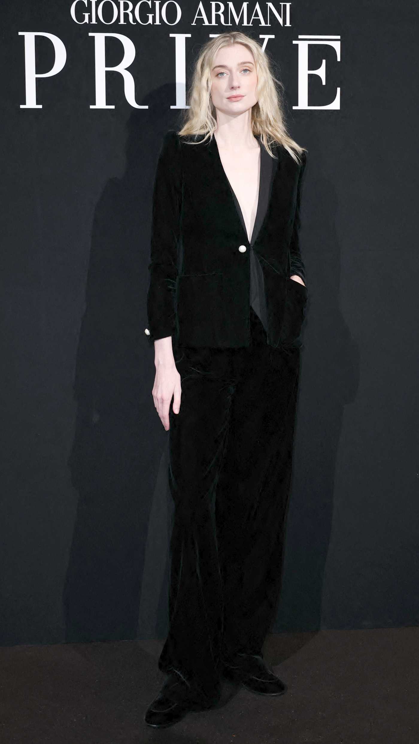 Elizabeth Debicki Attends the Giorgio Armani Fashion Show at 2026 Paris Fashion Week in Paris 01/27/2026