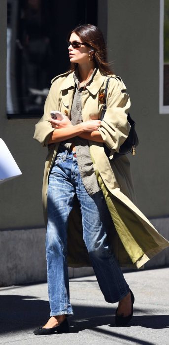 Kaia Gerber in a Beige Trench Coat
