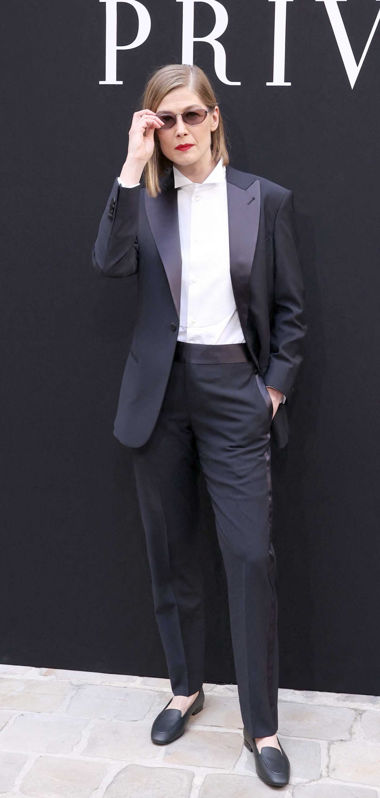 Rosamund Pike Attends the Giorgio Armani Fashion Show During 2026 Haute Couture Fashion Week in Paris 07/07/2026