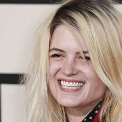 Alison Mosshart – Celebrity Wiki -> onceleb.wiki