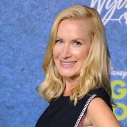 Angela Kinsey