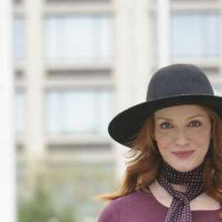 Christina Hendrick – Celebrity Wiki -> onceleb.wiki