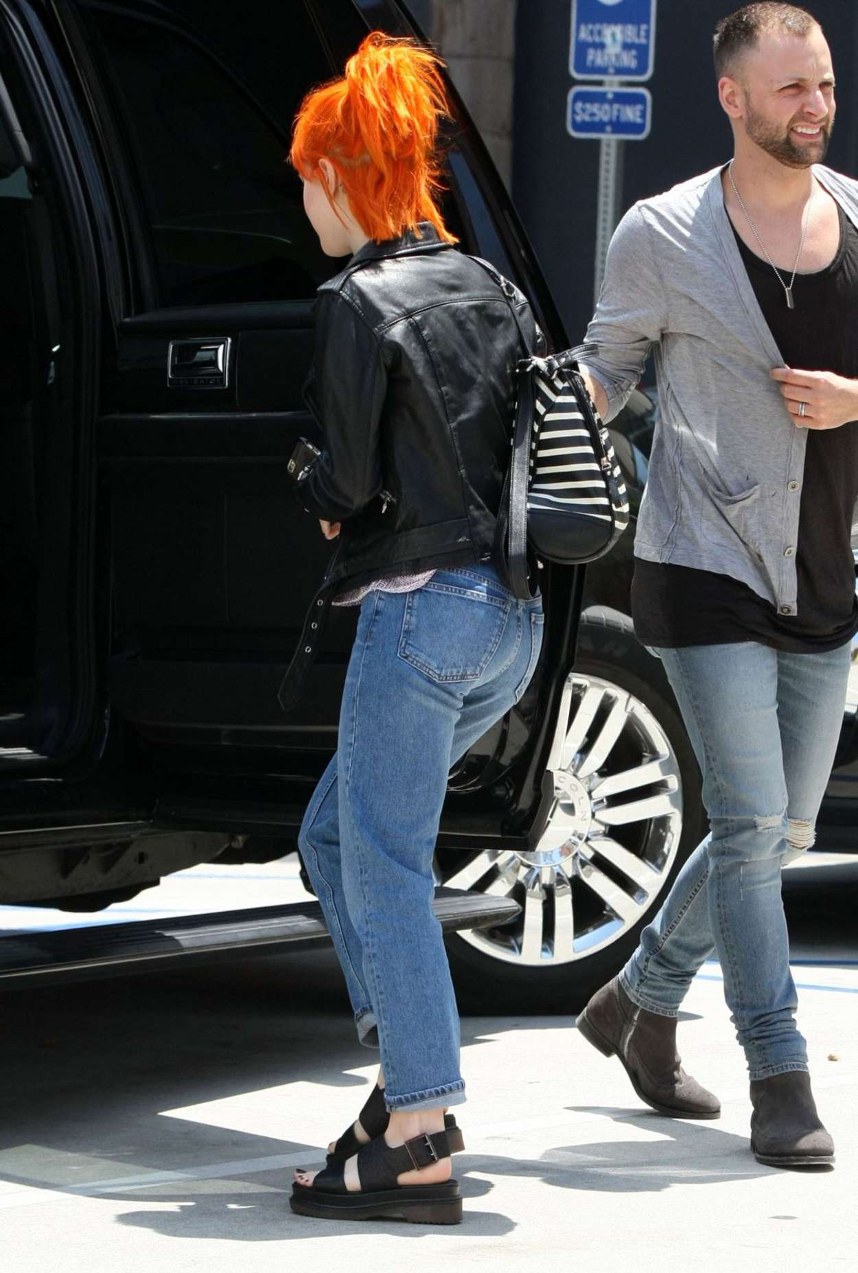 Hayley Williams go out in Los Angeles