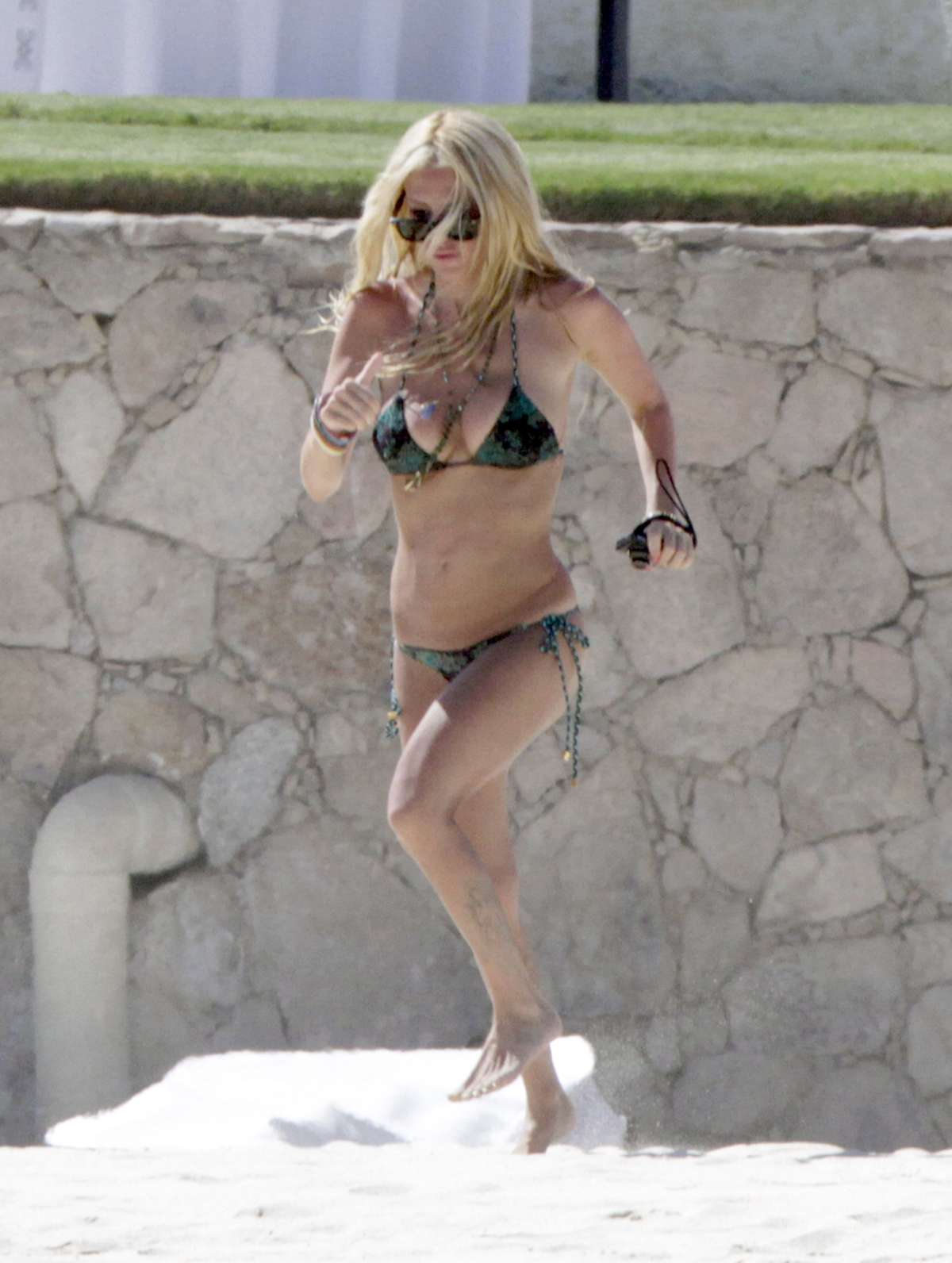 Jenna Jameson Bikini Candids in Mexico-1