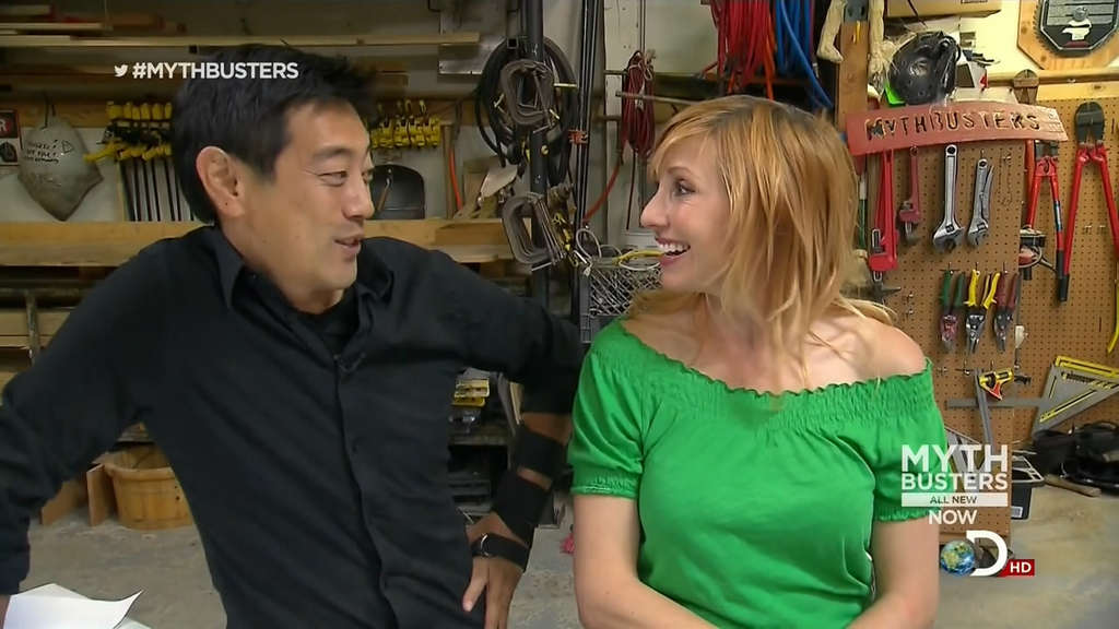 Kari Byron Mythbusters s11e04 Smell of Fear-1