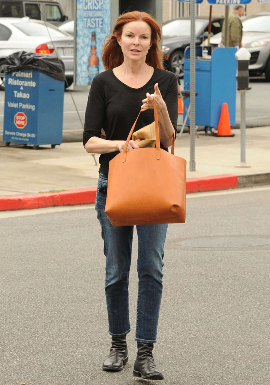 Marcia Cross Going to a salon in Brentwood