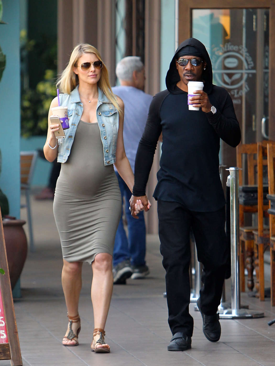 Paige Butcher Shows off baby bump out in Los Angeles-1